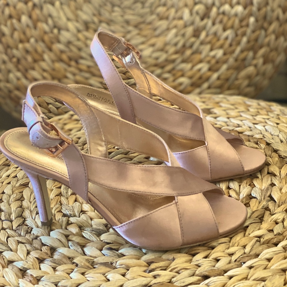 Michael Kors' Becky dress sandals soft pink rose gold satin size 8.5